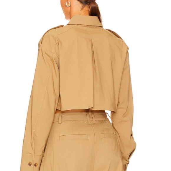 L'Academie / Revolve Marianna Selia
Cropped Cargo Shirt . - Picture 3 of 3